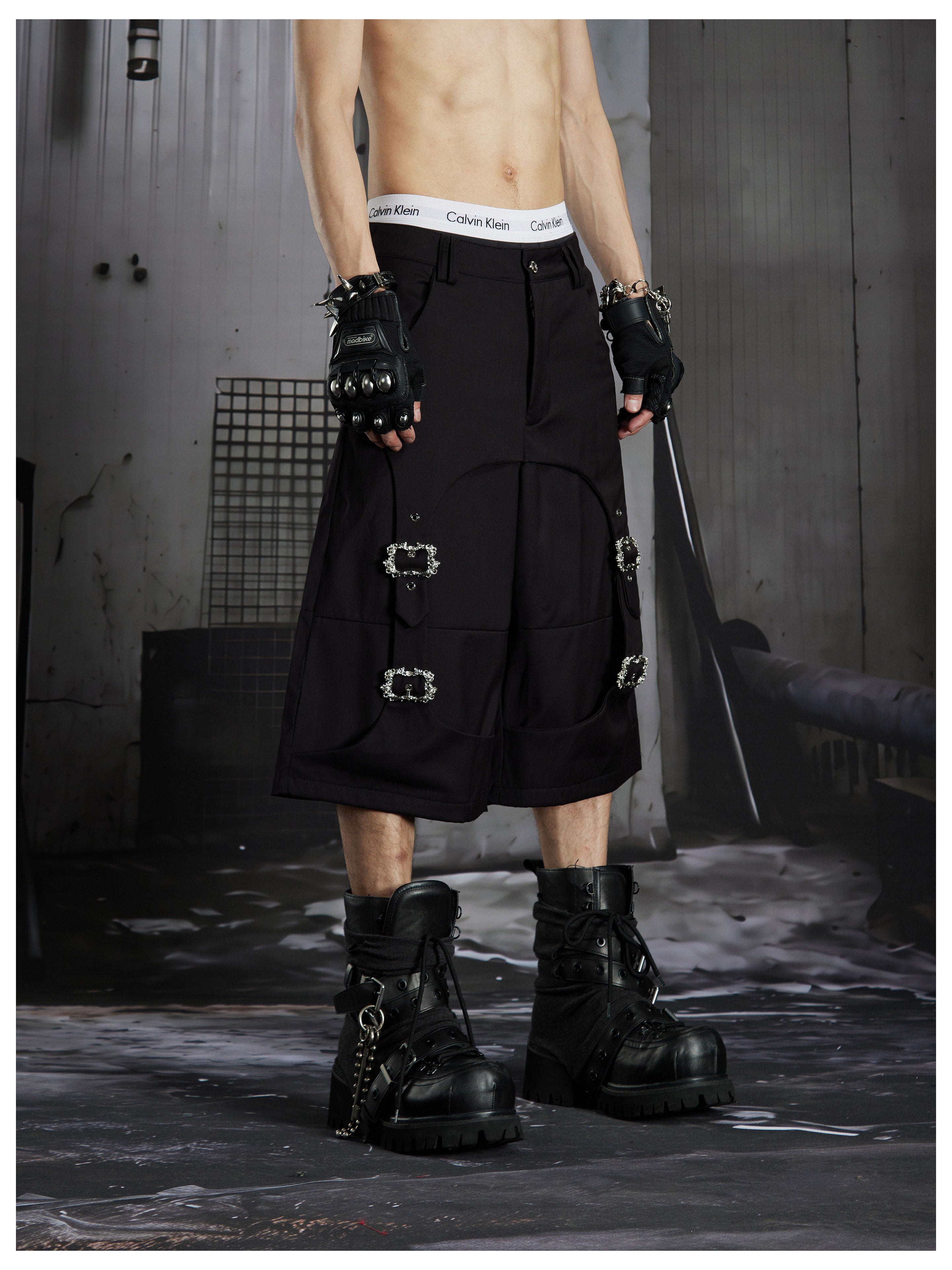 NOMANIAI Metal snap fastening capri pants