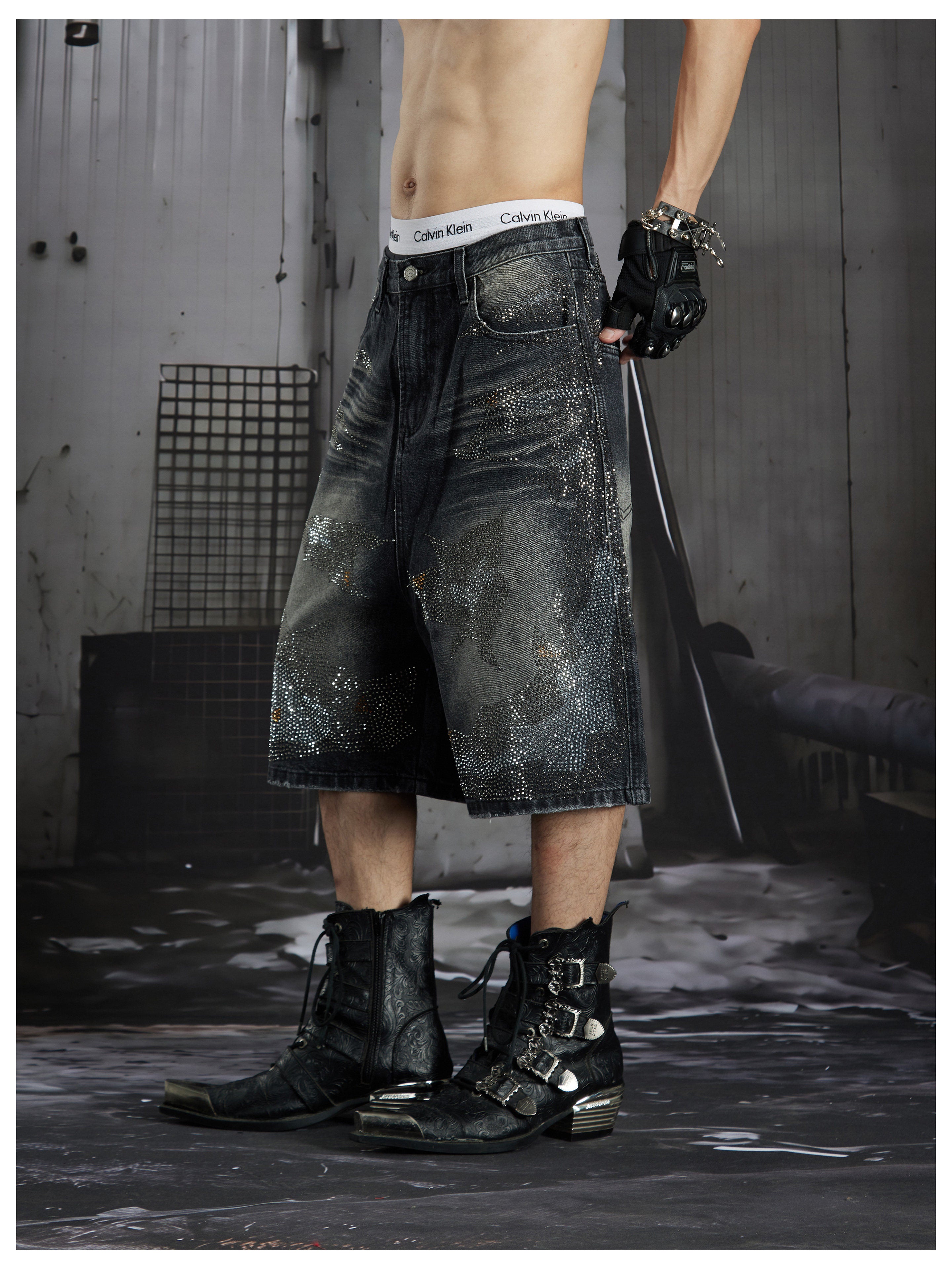 NOMANIAI Punk-style faded and studded short pants with rhinestones