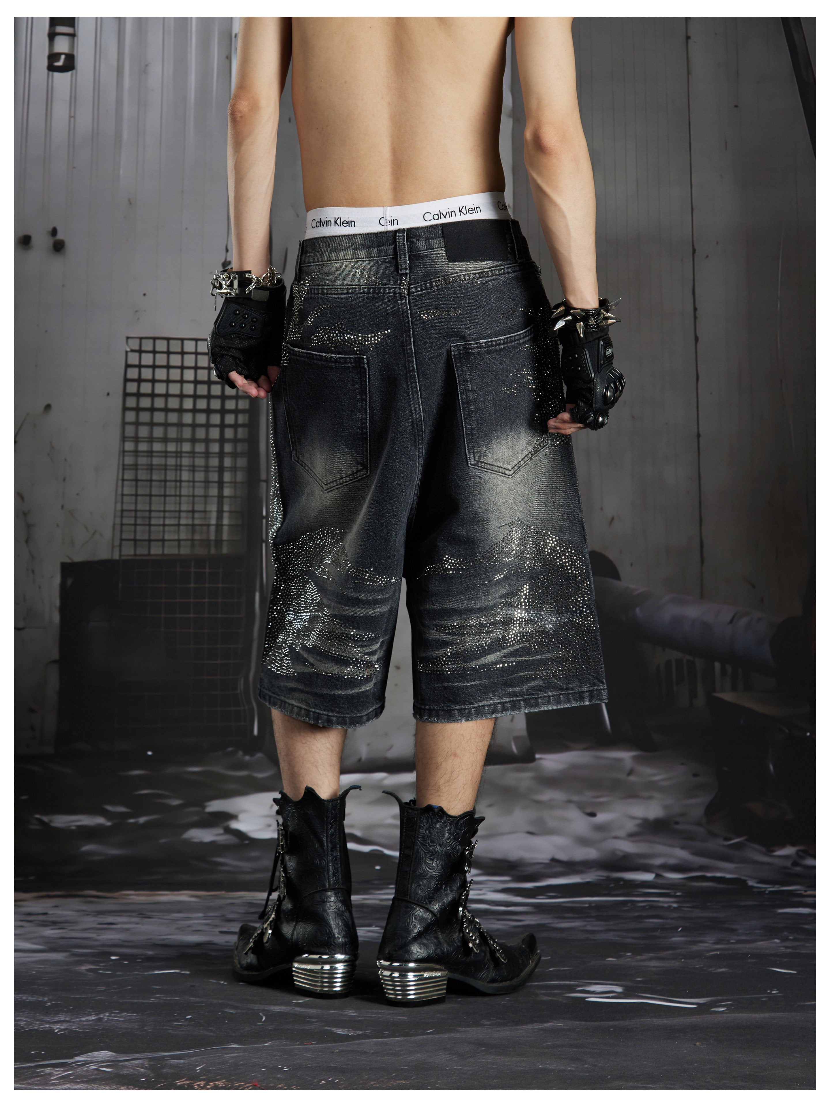 NOMANIAI Punk-style faded and studded short pants with rhinestones