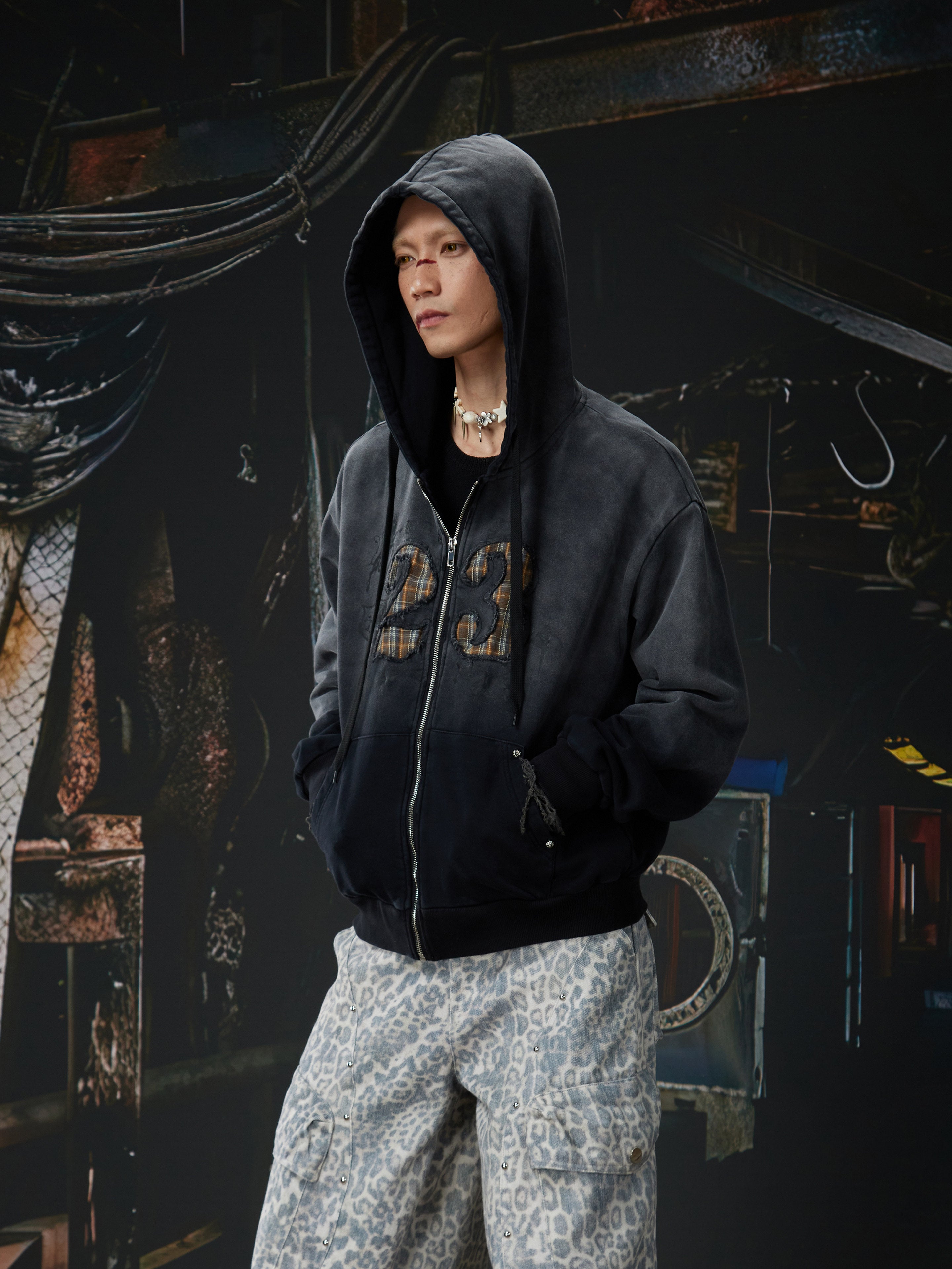 NOMANIAI Embroidered checkered contrast-colored hooded shirt