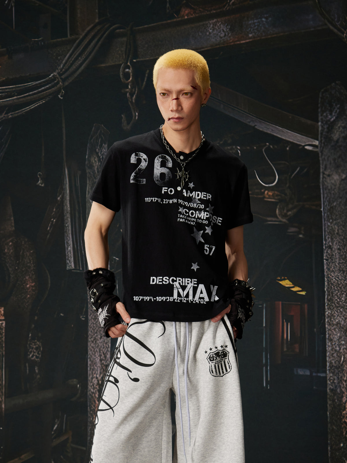 NOMANIAI Streetwear distressed print T-shirt