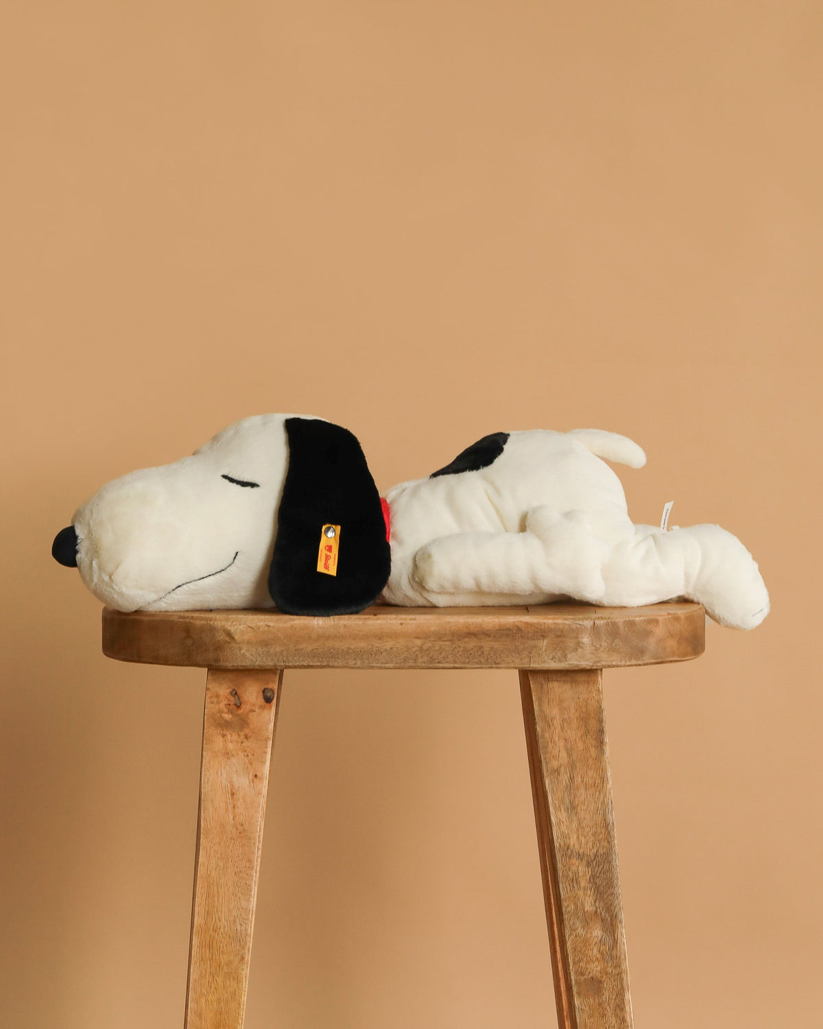 Steiff XL Snoopy Lying Down 16"