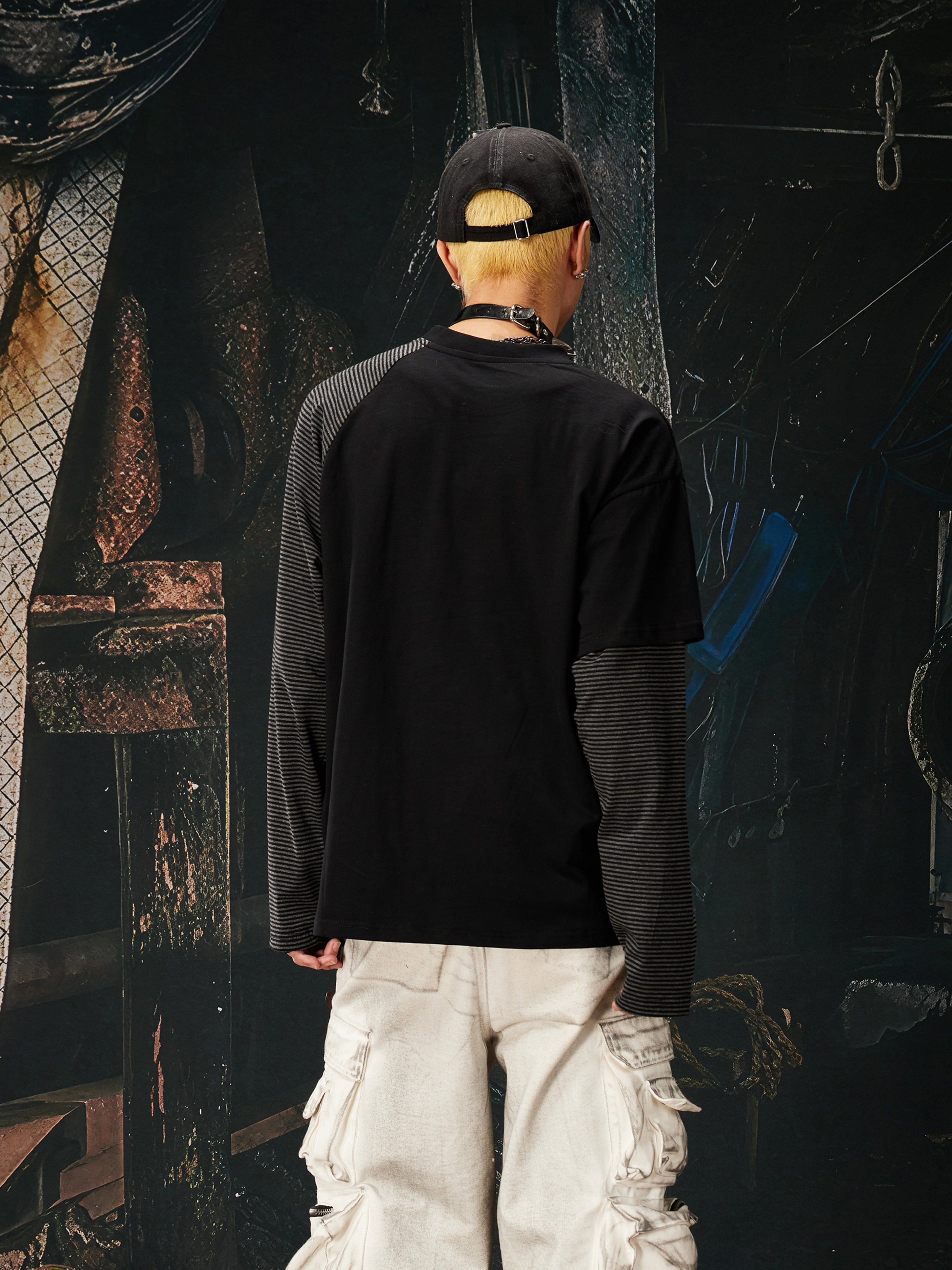 NOMANIAI Irregularly stitched striped printed T-shir
