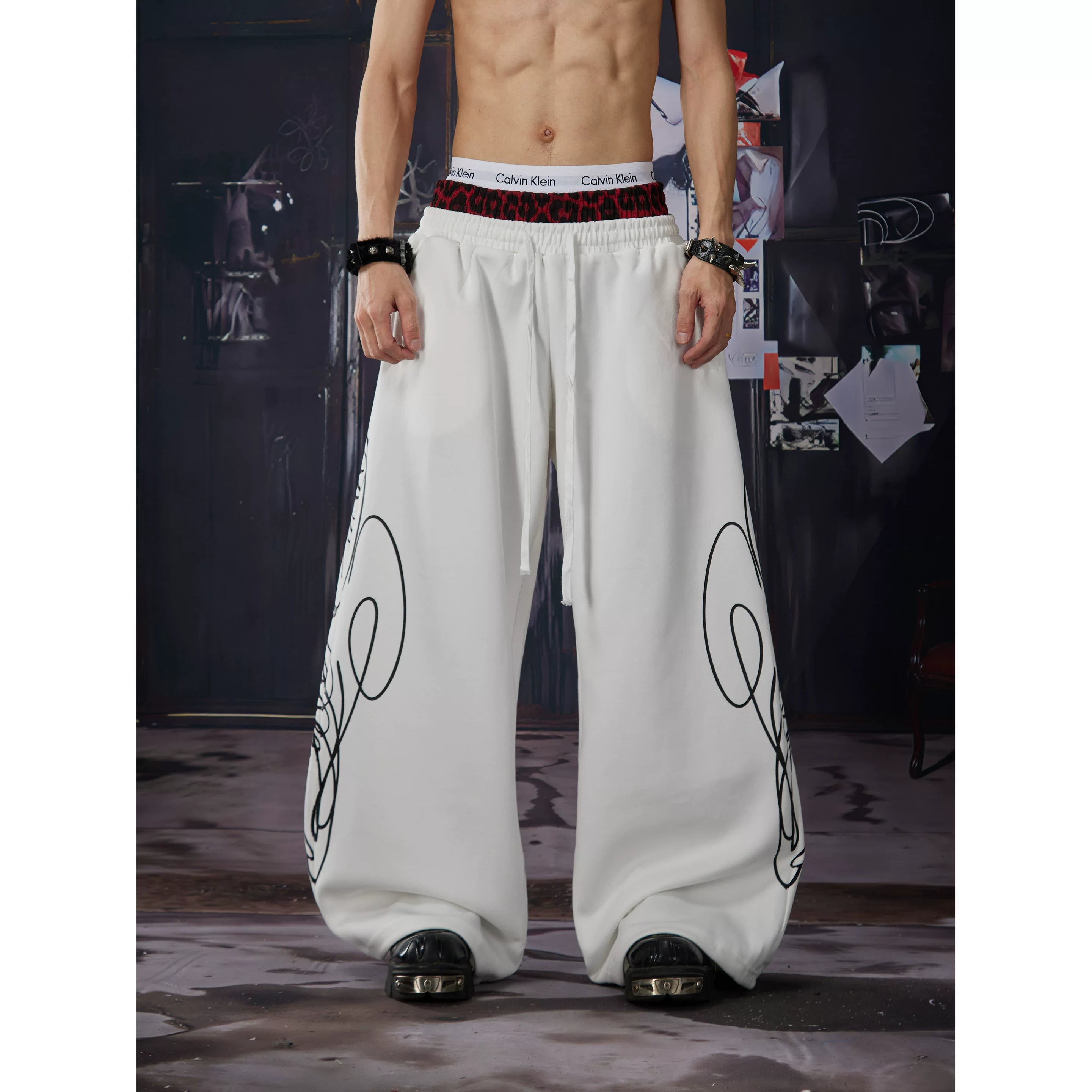 Unmanned island light cool feeling Abiy2k totem print leopard print double waisted loose casual pants for men and women