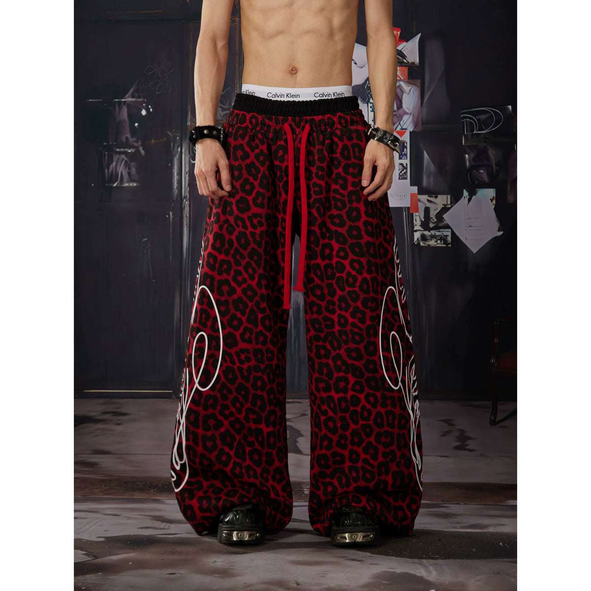Unmanned island light cool feeling Abiy2k totem print leopard print double waisted loose casual pants for men and women