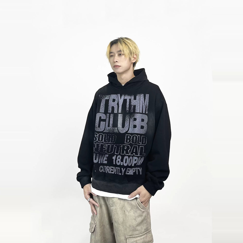 A short-sleeved hooded t-shirt with knife tie-dyeing design