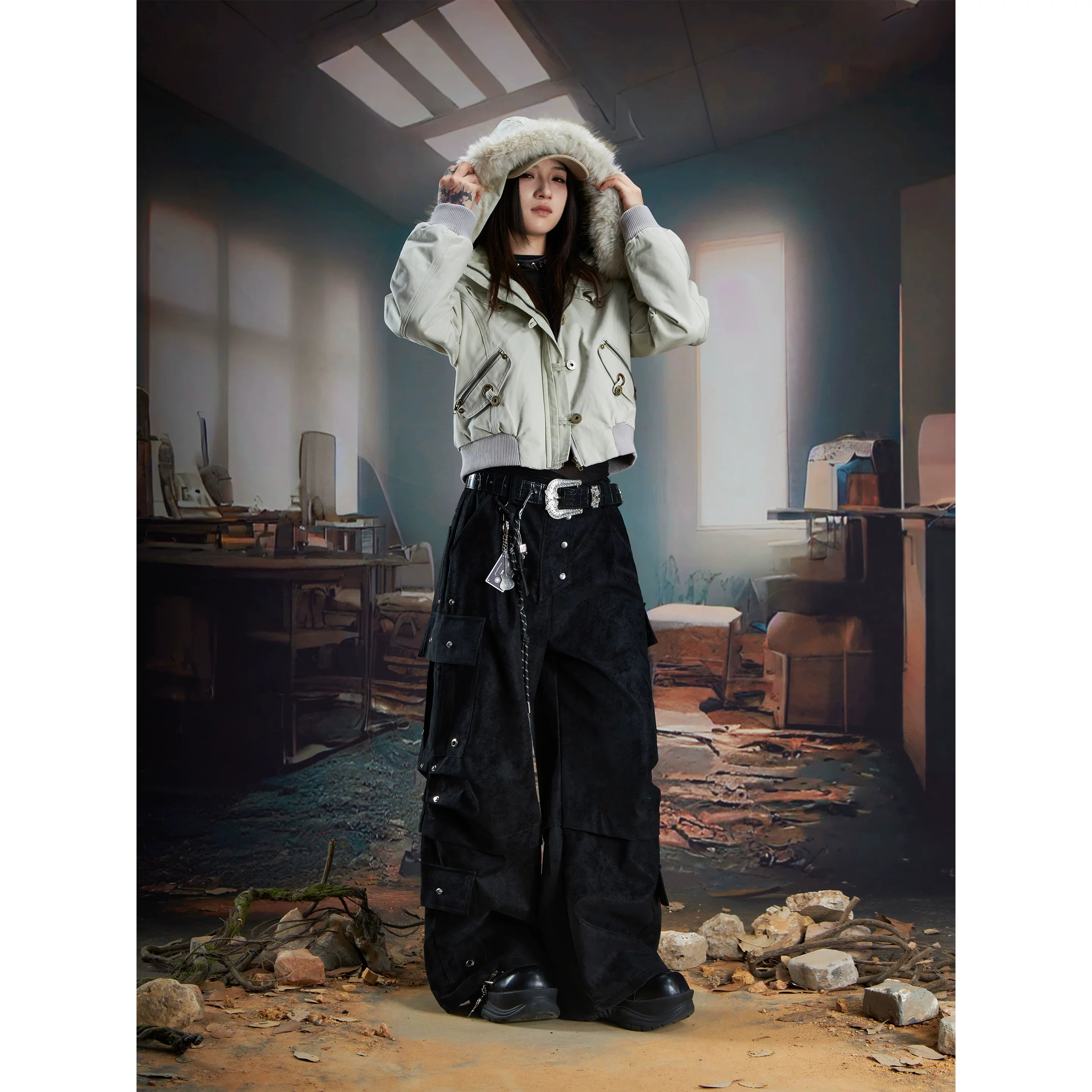 Unmanned island, detachable furry hooded lightweight punk slim fit ultra short jacket with zipper, trendy and cool women's style