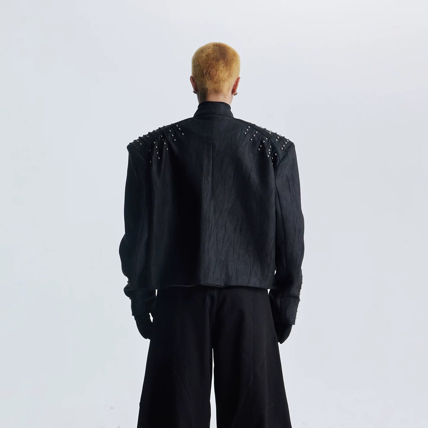 Unmanned island, dark texture, PU frosted texture, rivet decoration, loose shoulder pads, leather jacket, zipper jacket